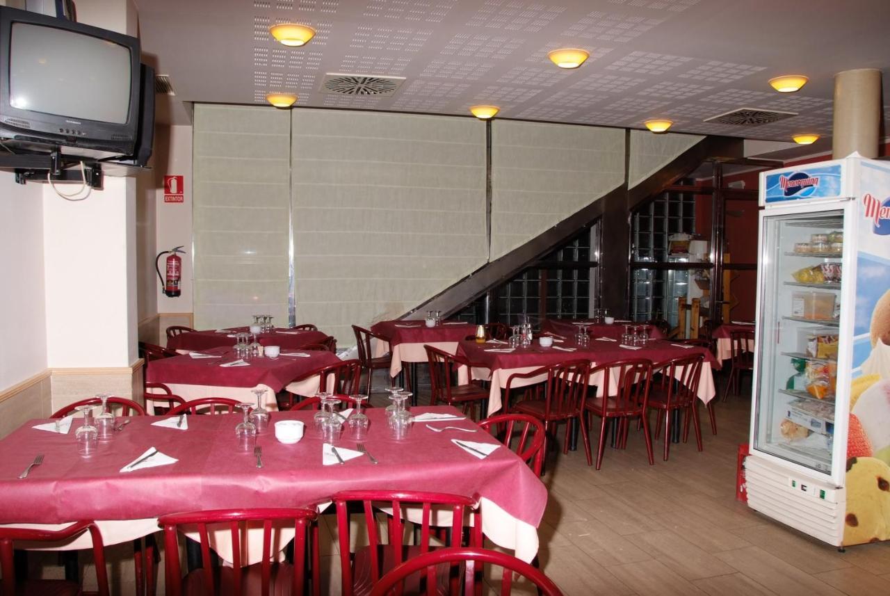 Hostal Restaurante Baraka Alagón エクステリア 写真