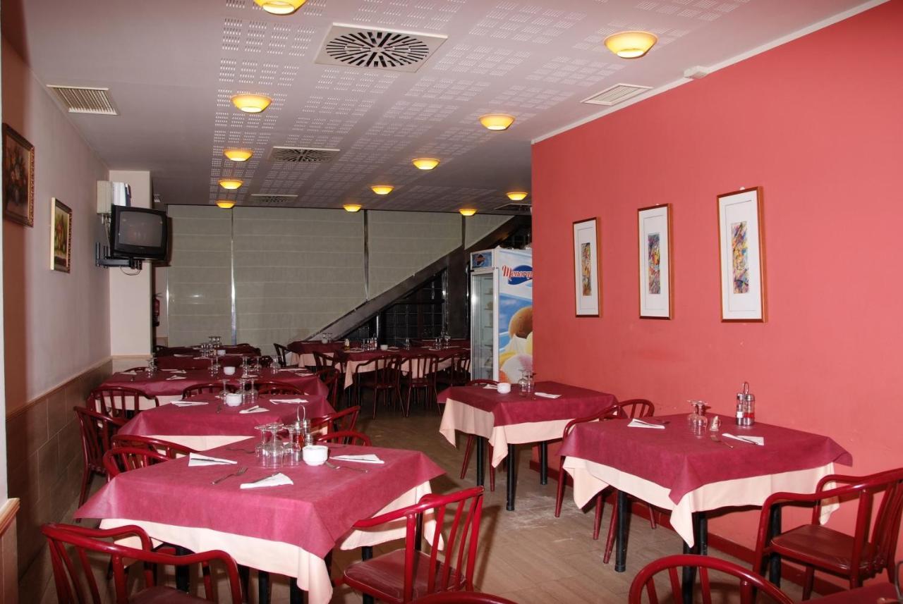 Hostal Restaurante Baraka Alagón エクステリア 写真