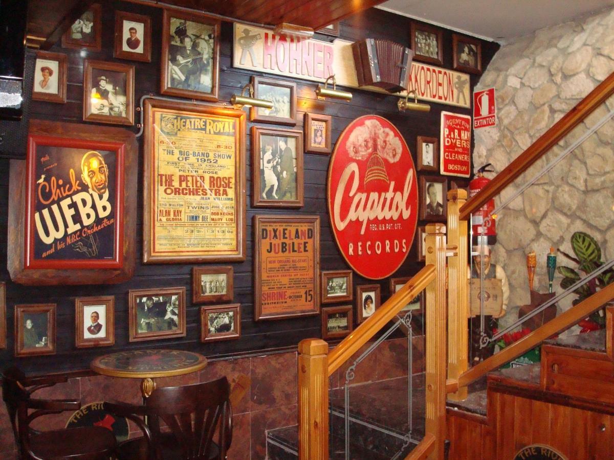 Hostal Restaurante Baraka Alagón エクステリア 写真